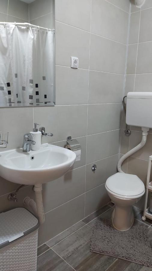 Apartman Milica วรชาซ ภายนอก รูปภาพ