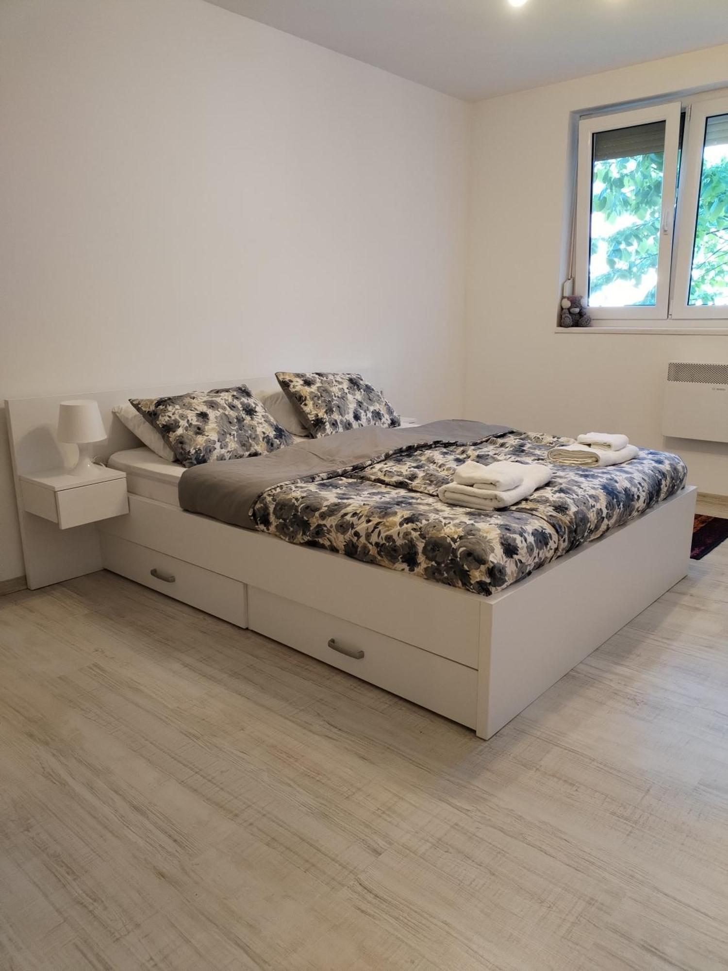 Apartman Milica วรชาซ ภายนอก รูปภาพ